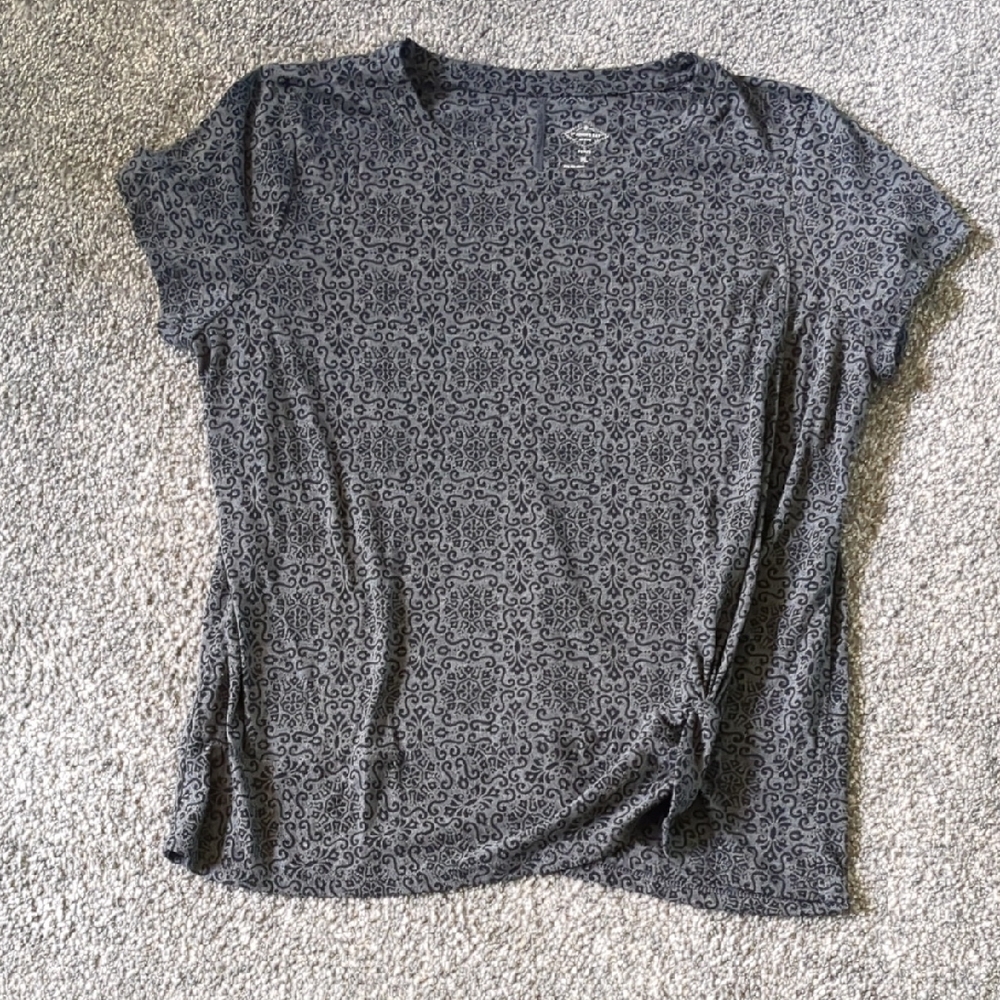 St. John's Bay Gray Fitted Short Sleeve T-Shirt